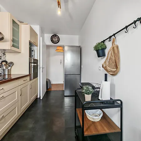 By Locasa 2br A Proche La Defense Suresnes